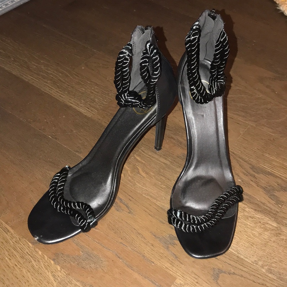Missguided Knotted Tassle Barely There Sandals - Picture 2 of 5